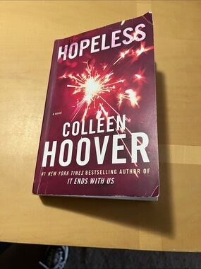 Hopeless by Colleen Hoover - Deep Red Paperback